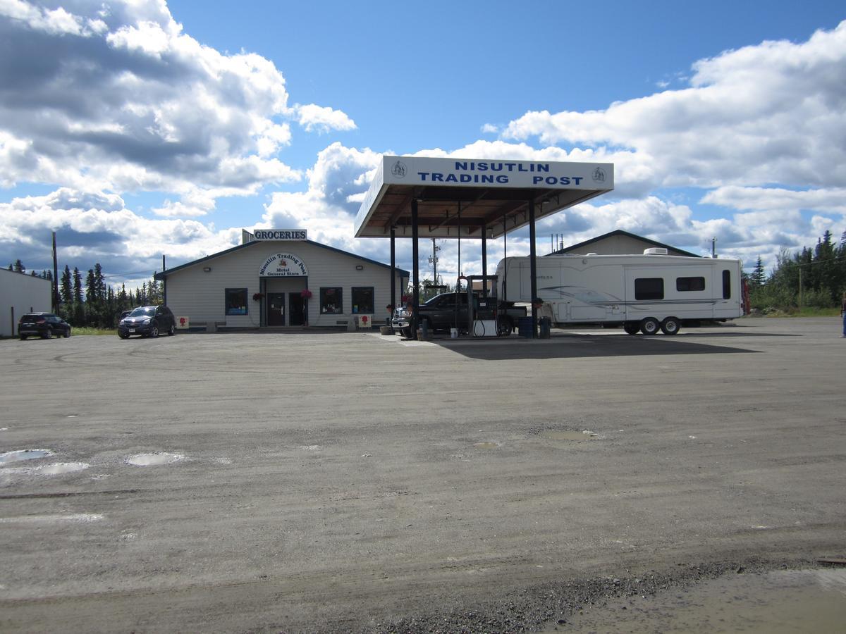 Nisutlin Trading Post Motel Teslin Luaran gambar