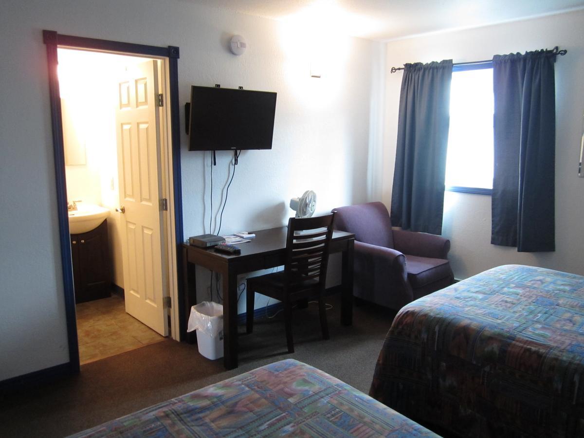 Nisutlin Trading Post Motel Teslin Bilik gambar