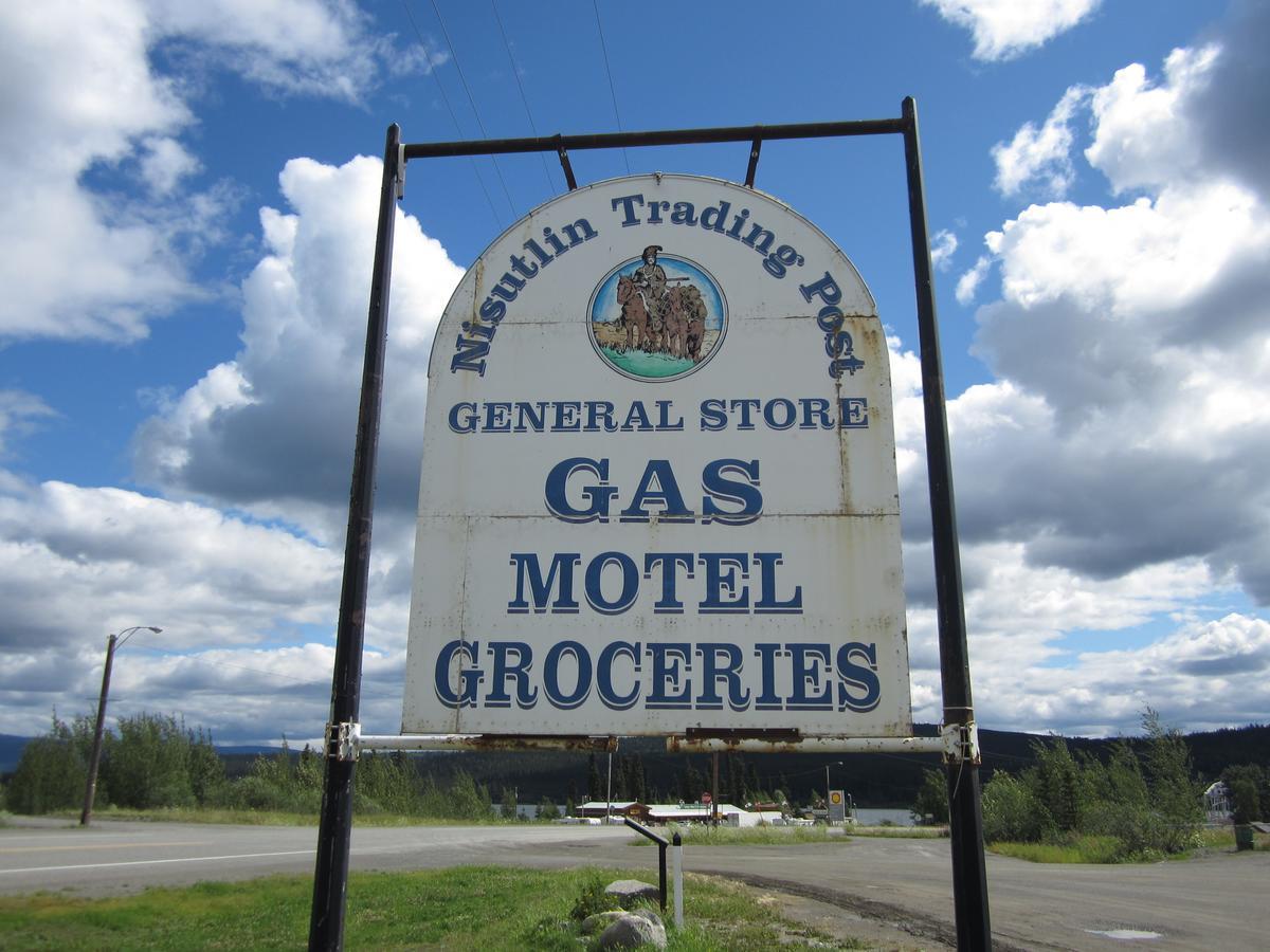 Nisutlin Trading Post Motel Teslin Luaran gambar